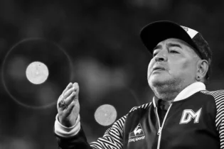 Диего Марадона 60 жасында өмірден озды