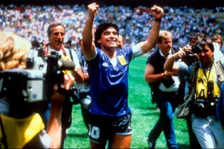 «Наполи» клубының стадионына Марадонаның есімі берілді