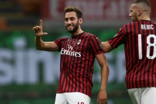 «Манчестер Юнайтед» түркиялық футболшыға көз тікті