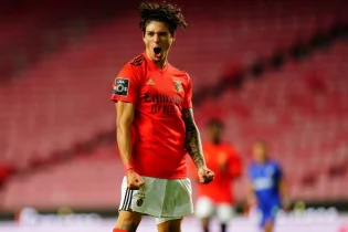 «Бенфиканың» 21 жасар шабуылшысы «Барселонаның» назарына ілікті