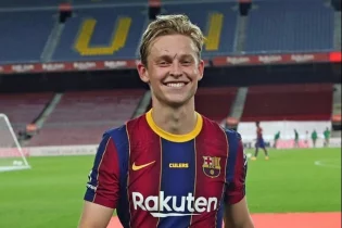 «Бавария» «Барселонадағы» қаржылық дағдарысты пайдаланып де Йонгты сатып алғысы келеді