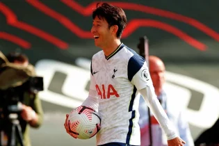 Жылдың ең үздік голына берілетін «Пушкаш» премиясына үміткер үш ойыншының есімі белгілі болды