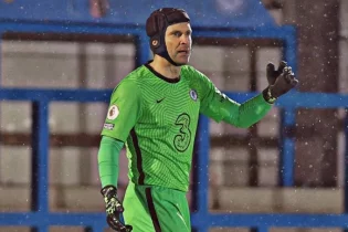 Мансабын қайта бастаған Петр Чех алғашқы матчын өткізді