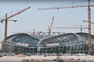 Катардағы стадиондарды салу барысында 67 адам қайтыс болыпты