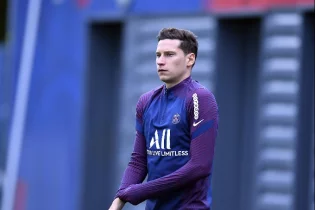 ПСЖ Мбаппемен келісімшартты ұзарту үшін екі футболшысын сатуға дайын