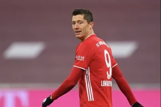 Левандовски үлгі тұтатын футболшылардың есімін атады