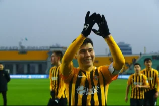 Исламхан «Қайратқа» қайта оралмақ