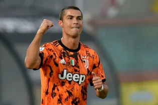 Роналду Пеленің рекордын жаңартты