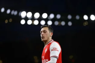 «Арсенал» Озилден құтылғысы келеді