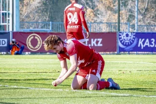 «Қайсар» Қазақстан құрамасының екі ойыншысымен қош айтысты