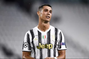 «Барселона» 2003 жылы Роналдуды сатып алудан бас тартқан