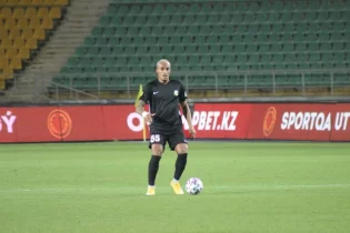 «Каспий» үш ресейлік ойыншымен қош айтысты