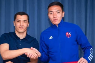 «Ақжайық» үш футболшымен толықты