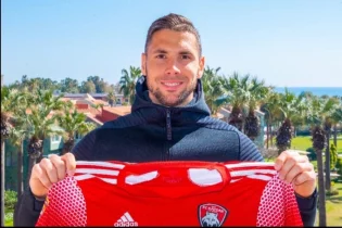 «Қайсар» черногориялық футболшымен толықты