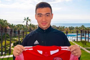 «Қайсар» қазақстандық шабуылшымен келісім-шартты ұзартты