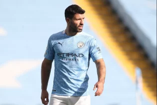 Жазда еркін агент атанатын Агуэроның қай командаға ауысатыны белгілі болды