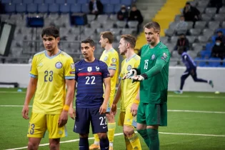 Александр Мокин: «Мен пенальтиді қайтарар сәтте біреу маған қайда секіру керектігін айтты деп қалжыңдадым»