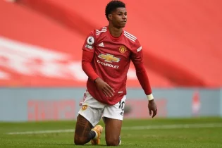 Маркус Рэшфорд Бобби Чарльтон мен Криштиану Роналдудың жетістігін қайталады