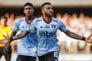 «Барселона» Дани Алвесті қатарына қоспайды