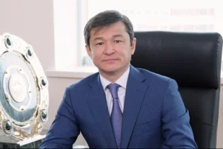 Саян Хамитжанов: «Инфрақұрылымымыз неге дамымай жатыр деген сұрақтың барлығын ҚФФ басшысына емес, Мәжіліс депутаттарына, үкіметке қою керек»