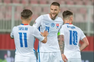 Словакия құрамасы сауатты қорғанады