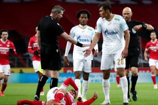 Әліп Коста-Рикалық шабуылшыға шапалақ жегізе жаздады