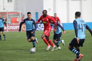 Біздікілер легионерлерден көп ақша сұрай ма?