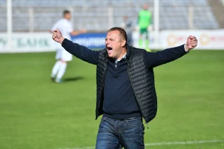 «Тұранның» бас бапкері Виталий Жуковский: меніңше, дәл қазір Қазақстанда футболды дамытуға қажетті жағдай жасалған