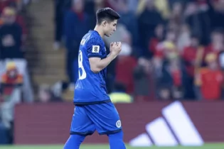 Дастан Сәтпаев Еуропа чемпионымен доп тебеді