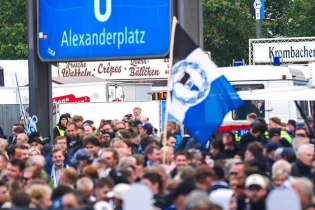 “Армения Билефельд” жанкүйерлері Берлинге жаппай ағылды