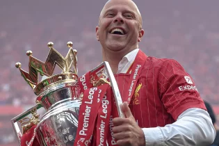 Арне Слот – Ағылшын Премьер Лигасының 2024/25 маусымының үздік бапкері атанды