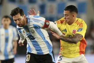 Скалони Мессиді Колумбияға қарсы ойында ауыстырғаны туралы мәлімдеме жасады