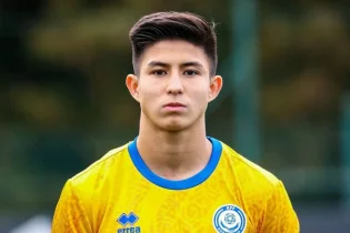 Дастан Сәтпаев Қазақстан чемпионатында 8 гол соғу үшін неше соққы жасаған?