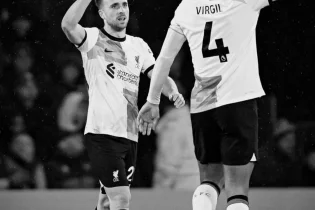 "Мен сенбеймін. Сенгім келмейді. Мен қатты күйзелдім.»