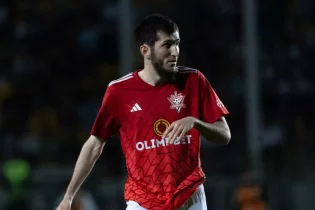 Поляктар бәз баяғы әдетіне басты