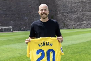 “Лас-Пальмас” капитаны обырды екінші рет жеңіп, футболға қайта оралды