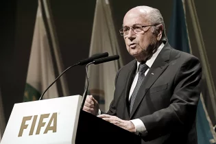 “Біз футболды Сауд Арабиясына беріп қойдық” Блаттер ФИФА-ны сынады