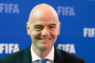 “Инфантино өзін құдай санайтын адам” FIFPro басшысы FIFA президентін сынға алды