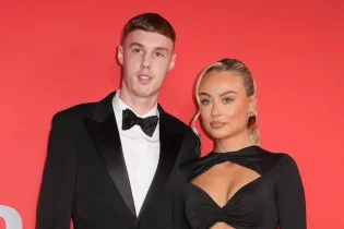 Коул Палмер Конни Грейспен айырылысты – футболшы неке туралы ұсынысты қабылдамаған