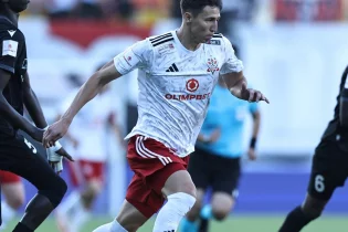 «Астана» қарсыласын еш қиындықсыз өтуі керек». Отандық бапкер осындай ой айтты. Бірақ, Елордалықтар кешегі «Қайраттың» күйін кешіп жүрмей ме?