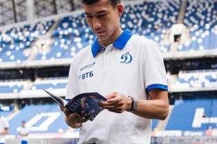 Бақтиер дебют жасады