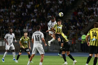 «Кешегі матчтан кейін бұл жұпта айқын фаворит жоқ». Мамандар «Қайраттың» келесі кезеңге өту мүмкіндігін қалай бағалайды?