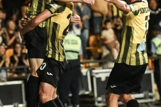 Сарапшылар «Қайратқа» неге сенбейді? ҚПЛ чемпионы негізгі кезеңге шығады дегенге тек 10 пайыз беріпті