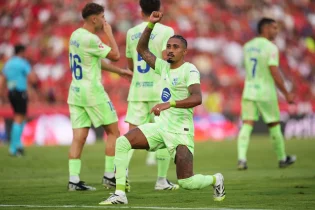 «Барселона» Испания чемпионатын ерекше жайтпен бастады