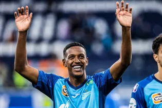 Роберт Ренан маусымды өз отанында жалғастырады