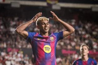 Ламин Ямал әкесіндей адамға қарсы сөйледі. “Мәселе эгода емес”