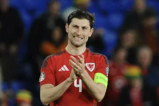 “Жасанды жабын бізге кедергі емес” Уэльс капитаны “Астана Арена” туралы пікір білдірді