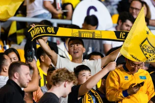 Сұмдық! Фанаттар «Қайрат» футболшыларын мазалап, билет сұрап мезі қылған дей ме?