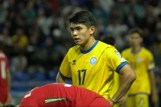 Әли Әлиев пен құрама футболшыларының арасында қандай конфликт? Бірнеше ойыншы Уэльстен кейін бас бапкердің шешіміне өкпесін айтты