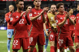 The Guardian: “Уэльс Қазақтардан аман қалды”